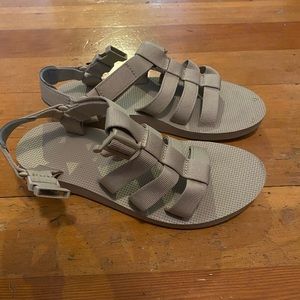 Womens Teva sandals - worn twice - size 8